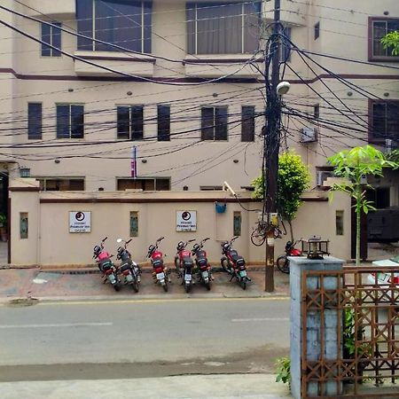 Lokal Rooms X Gulberg لاهور المظهر الخارجي الصورة