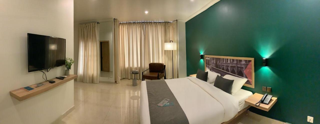 Lokal Rooms X Gulberg لاهور المظهر الخارجي الصورة