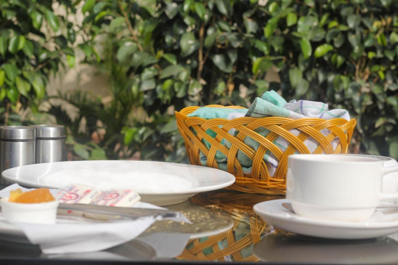Lokal Rooms X Gulberg لاهور المظهر الخارجي الصورة